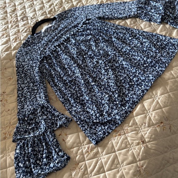 Michael Kors Navy Floral Blouse Long Sleeve Bell Style with Ruffles - Picture 8 of 8